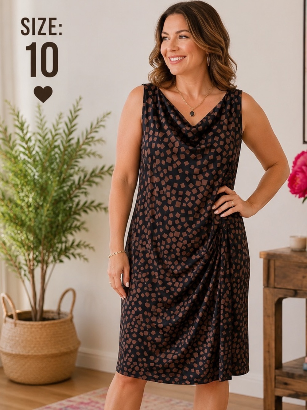 Jessica Sleeveless Geo-Print Dress in Brown and Black SIZE 10
Pit 17”
Length 39”